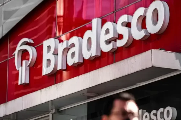 Parceria Estratégica entre Banco Bradesco e John Deere