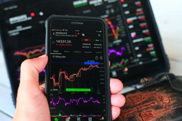 A hora certa de começar a investir em ações