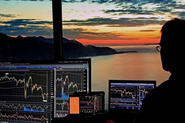 Descubra por que investir em Renda Variável é seguro e lucrativo